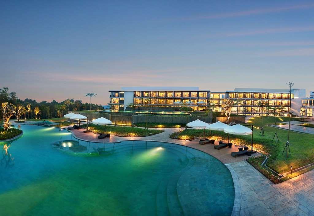 Royal Tulip Gunung Geulis Resort And Golf Bogor Extérieur photo