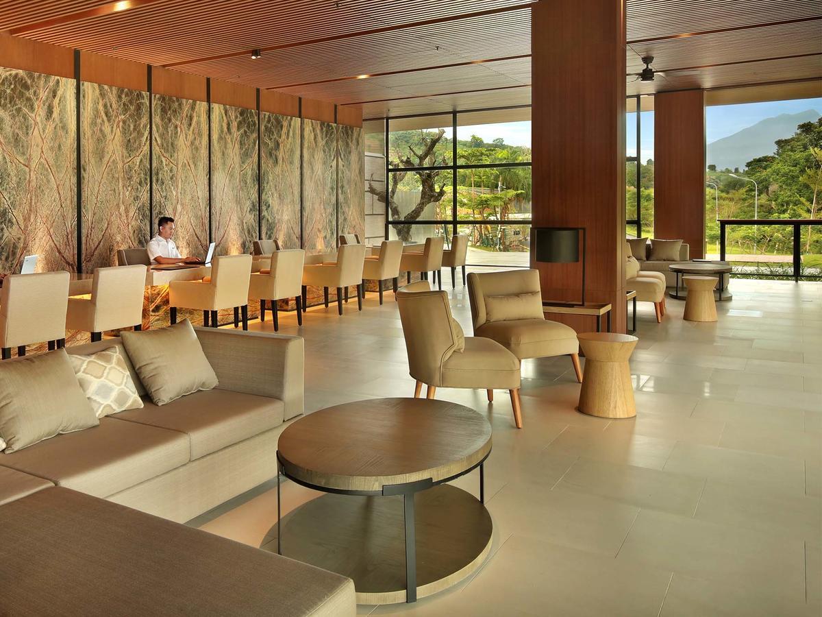 Royal Tulip Gunung Geulis Resort And Golf Bogor Extérieur photo